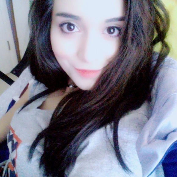 Meet your Posher, Emily - Picture 1 of 1